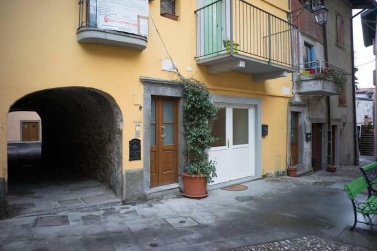 La Casa Nel Borgo Sul Lago Pisogne Exterior foto